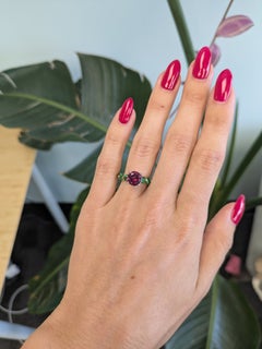 Anillo de granate púrpura de 2,5 quilates con detalles de granate tsavorita, en oro macizo de 14K, 8 mm