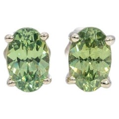 Pendientes de botón solitarios con granate demantoide «Green Dragon» de 1 ct: oro macizo de 14K, 6 x 4 mm