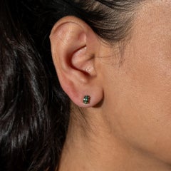 Pendientes de botón solitarios con granate demantoide «Green Dragon» de 1 ct: oro macizo de 14K, 6 x 4 mm