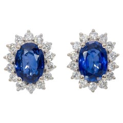 Pendientes de zafiro azul de Ceilán de 1,8 quilates con detalles de diamantes: oro macizo de 14K, 7 x 5 mm