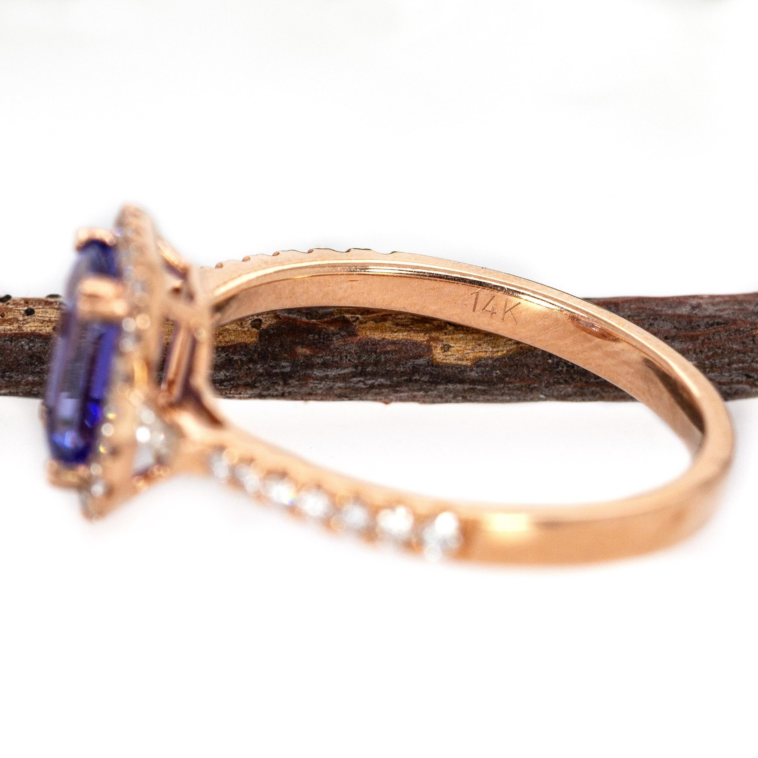 Anello con tanzanite 1ct e diamanti estratti dalla terra in oro rosa massiccio 14K  EM 7x5mm in vendita 1