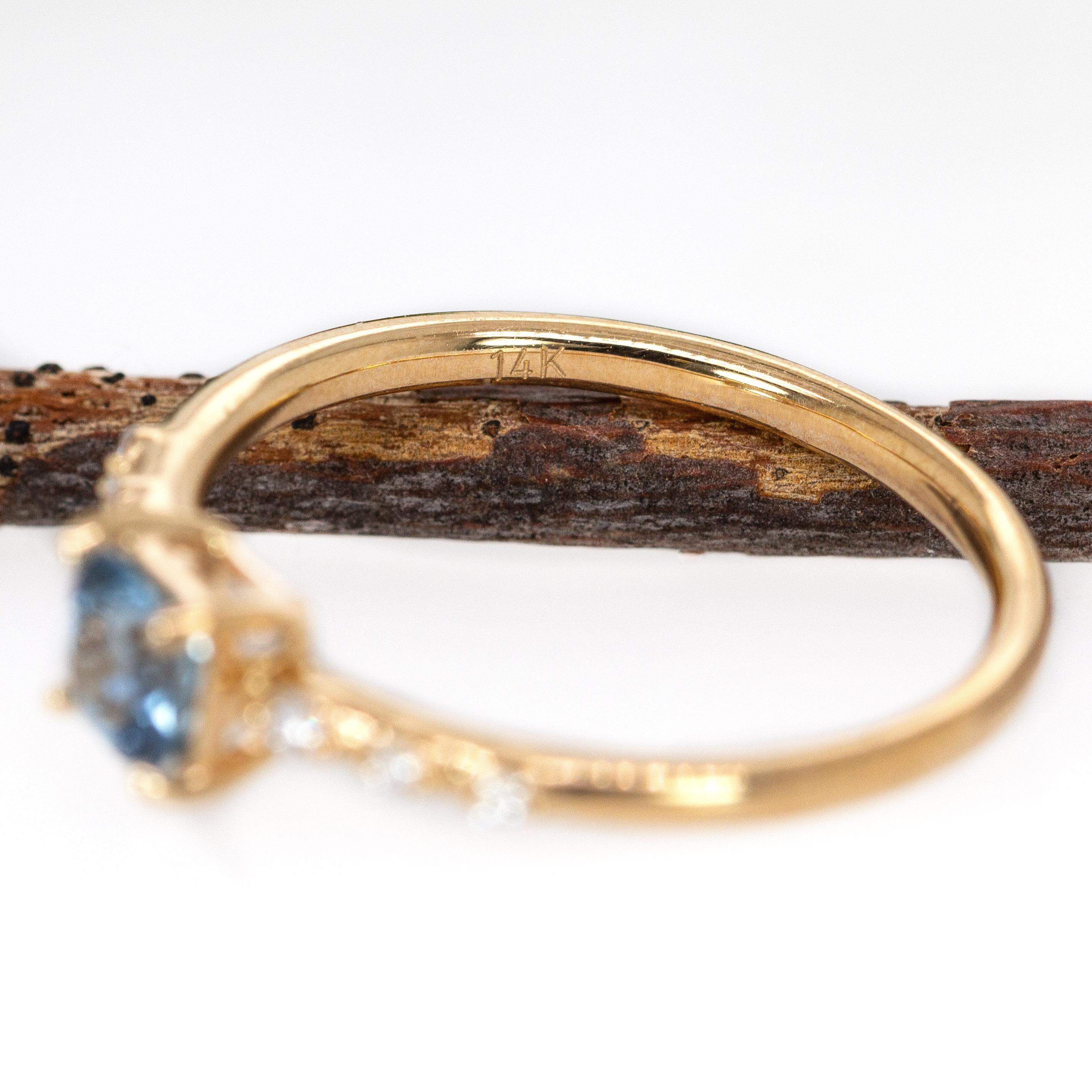 Brasilianischer Aquamarin-Ring mit natürlichen Diamant-Akzenten in massivem 14K Gold  RD 4mm im Zustand „Neu“ im Angebot in Columbus, OH