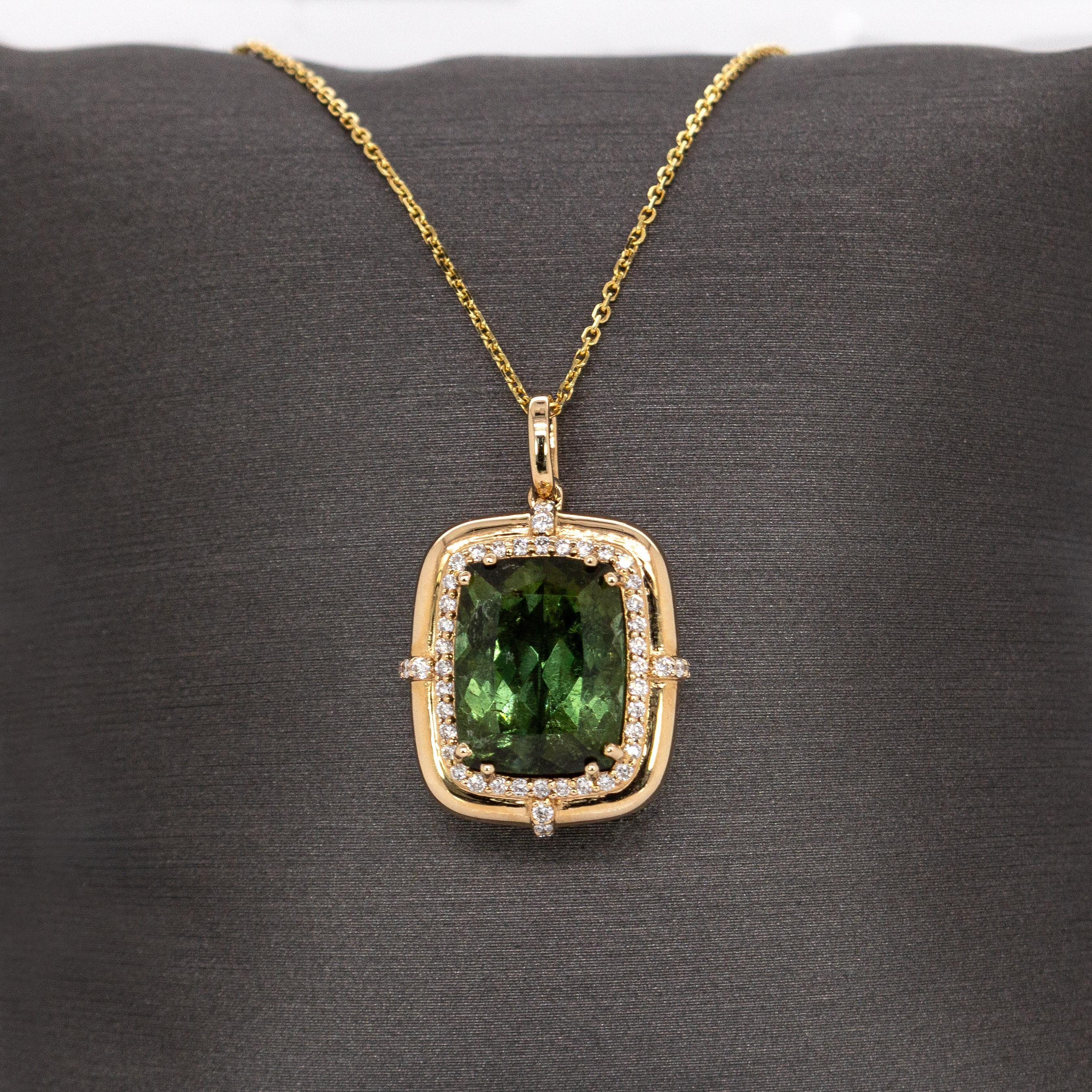 Taille coussin Pendentif 5,6cts Tourmaline chromée avec halo en diamant naturel en or massif 14K en vente