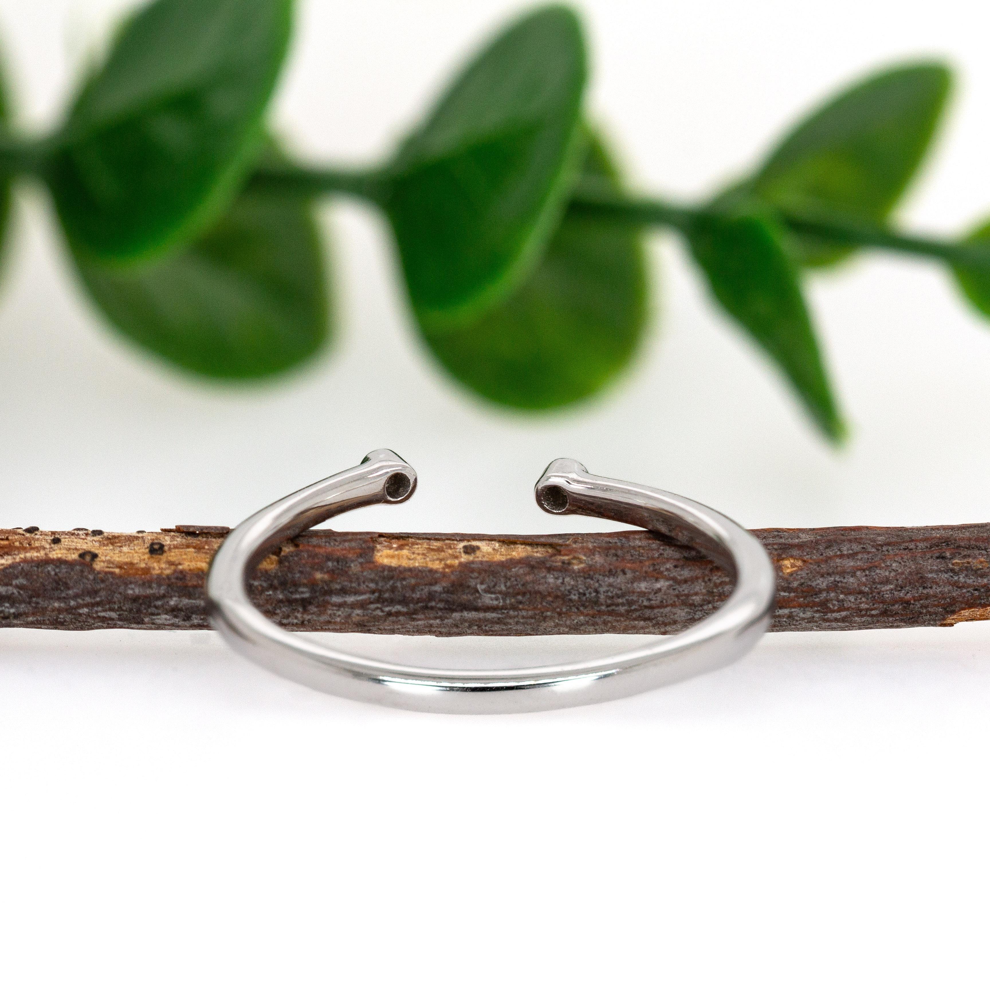 Fascia aperta in oro bianco 14K con accenti di diamanti Nature  Anello impilabile in vendita 1