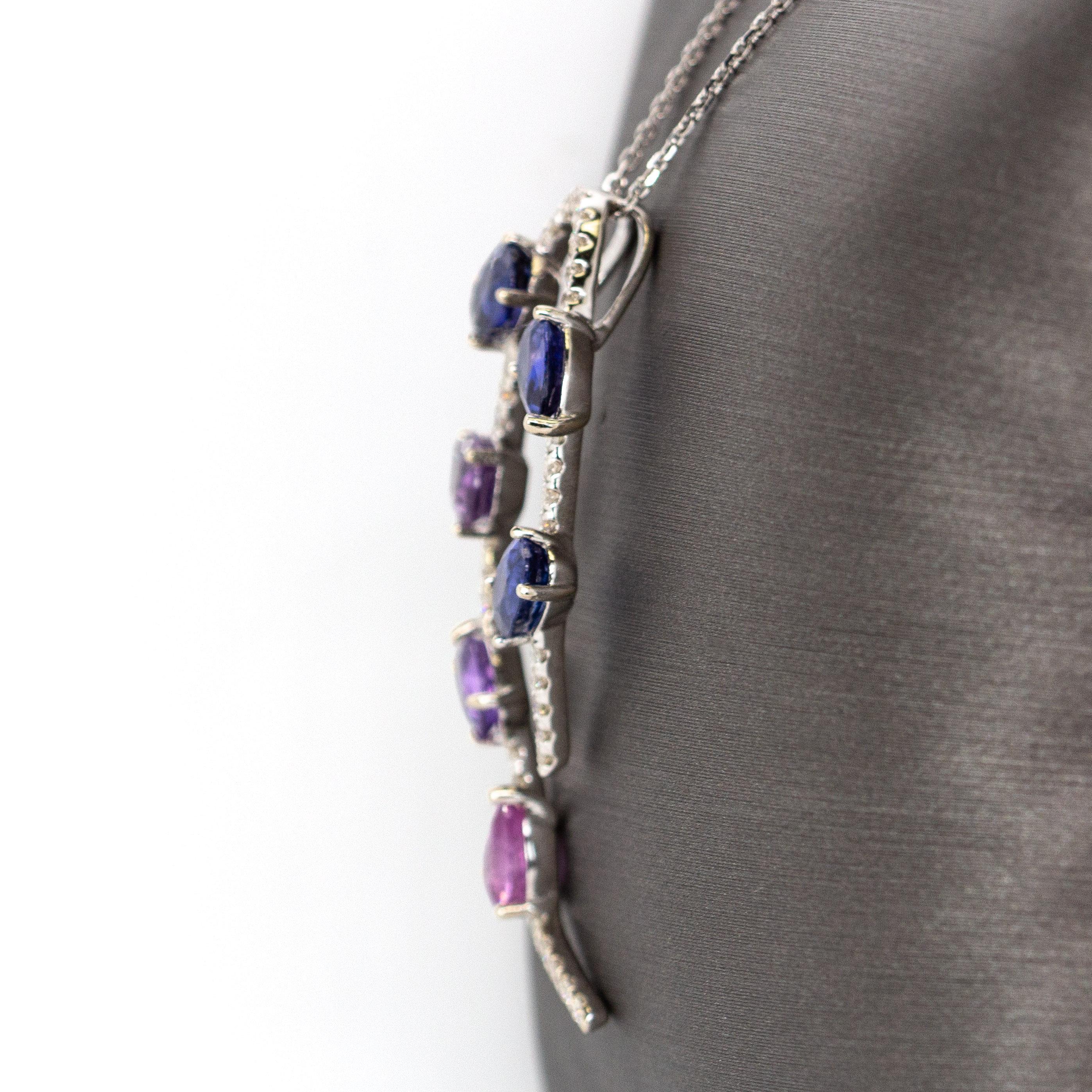 Donna Ciondolo con zaffiro viola Ombre in oro bianco 14K e diamanti naturali in vendita