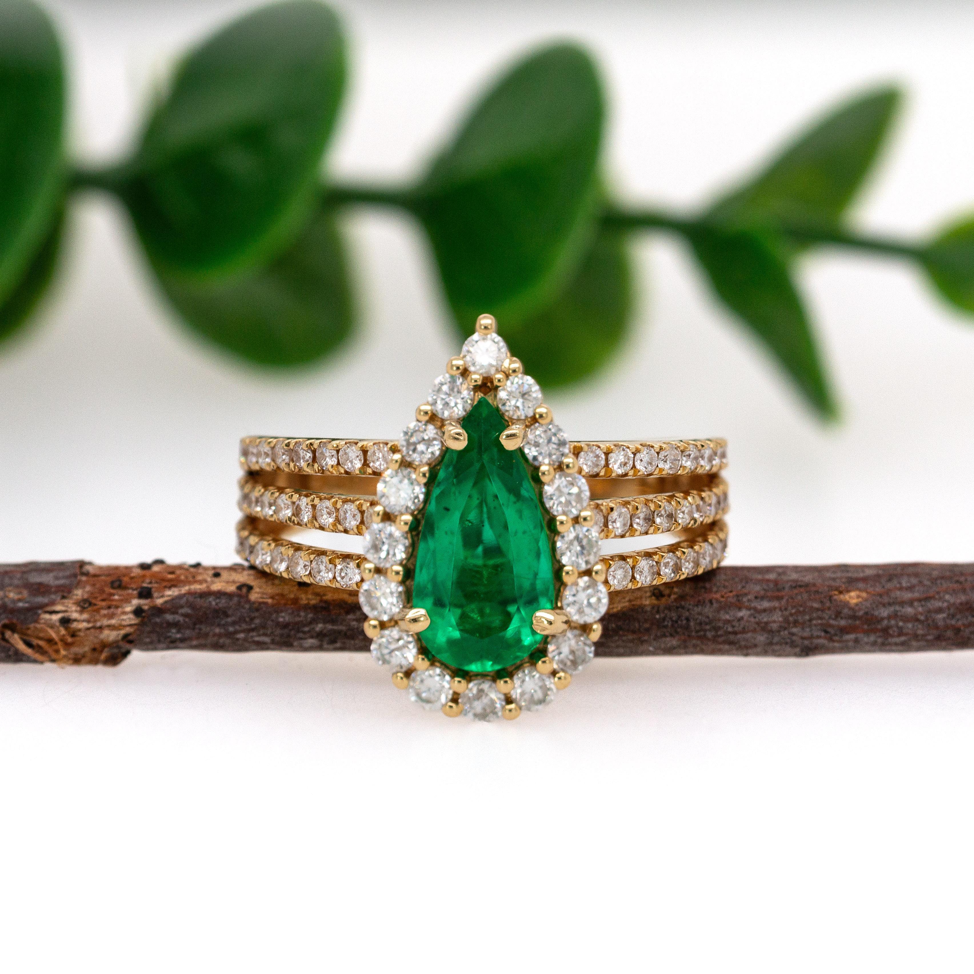 GIA-zertifizierter kolumbianischer Smaragd und natürlicher Diamantring aus massivem 18-karätigem Gold (Art déco) im Angebot