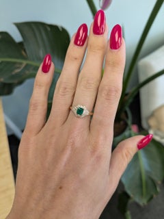 Colombian Emerald Ring with Natural Diamond Accents: Solid 14K Gold, 5.2x4.7mm