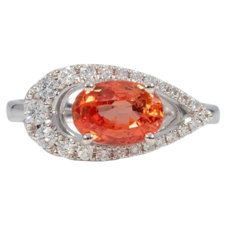 Anillo con zafiro padparadscha de 1,7 ct y detalles de diamantes naturales: oro macizo de 14K