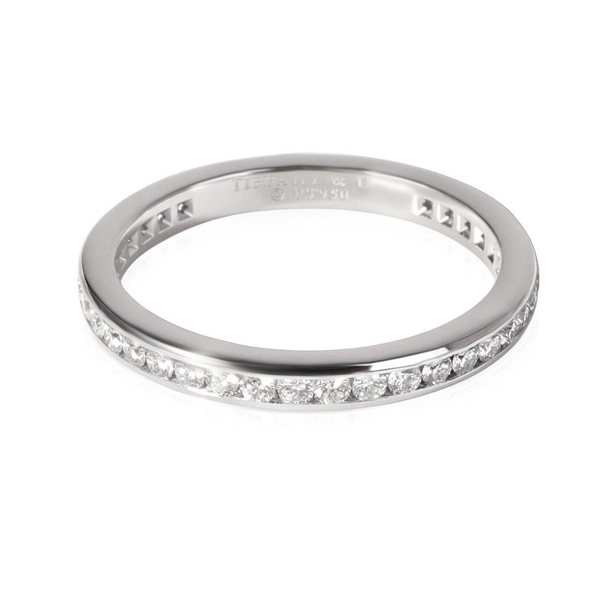 TIFFANY & Co. Anneau de mariage en platine 2mm avec diamant en forme de cercle complet 5 Excellent état - En vente à Los Angeles, CA