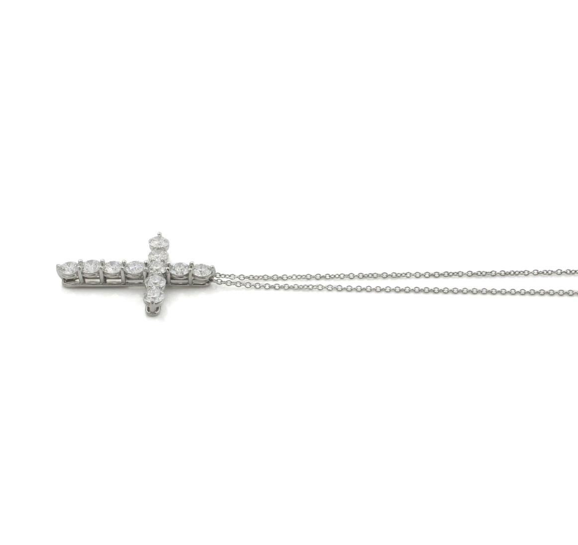TIFFANY & Co. Collier en platine avec pendentif croix en diamant de 1,71ct Large en vente 2