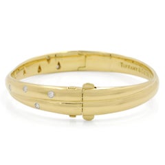 TIFFANY & Co. Etoile 18K Gold Diamond Twist Bangle Bracelet