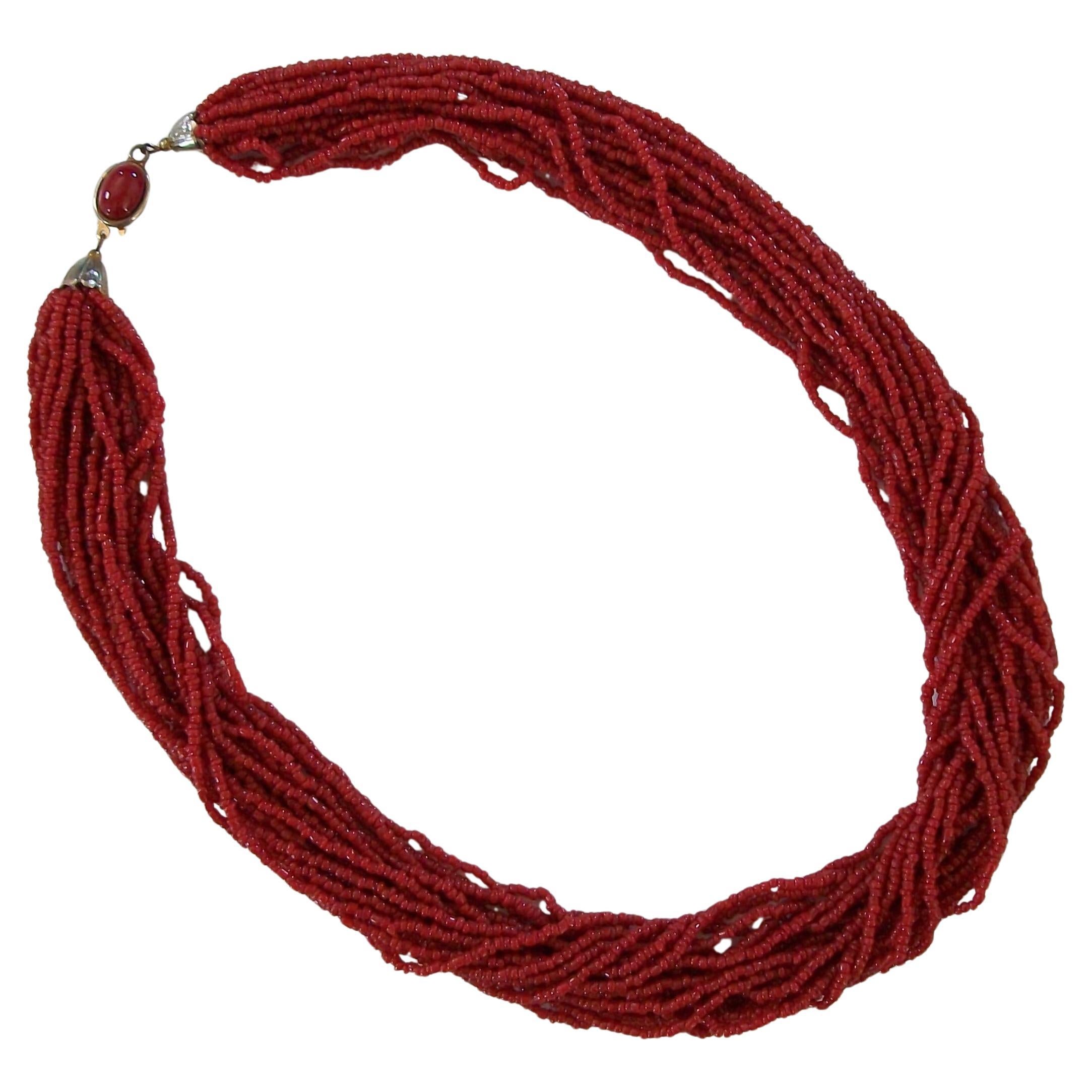 Collana vintage di perle di corallo rosso a più fili - Stati Uniti - CIRCA ANNI 50