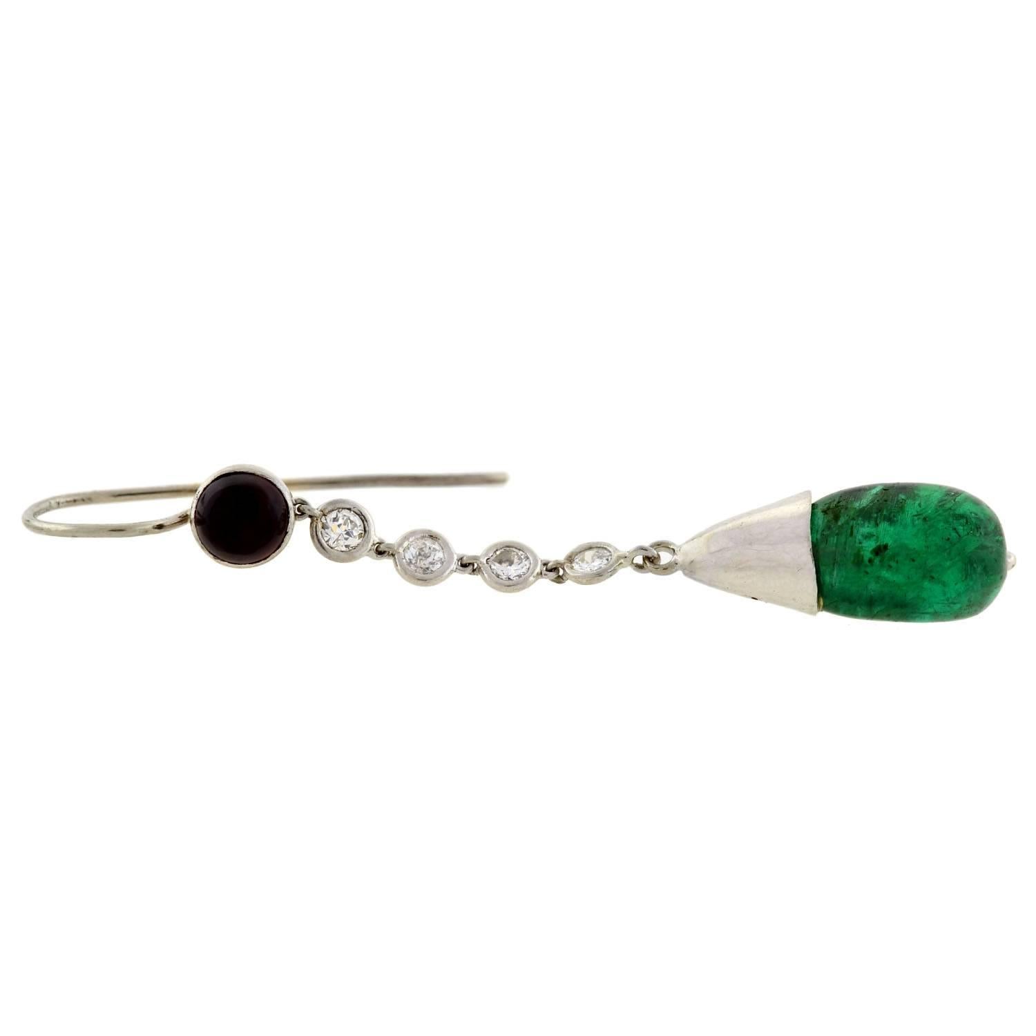 Women's Art Deco Platinum 4.00 Carat Total Carat Emerald and Diamond Onyx Drop Earrings