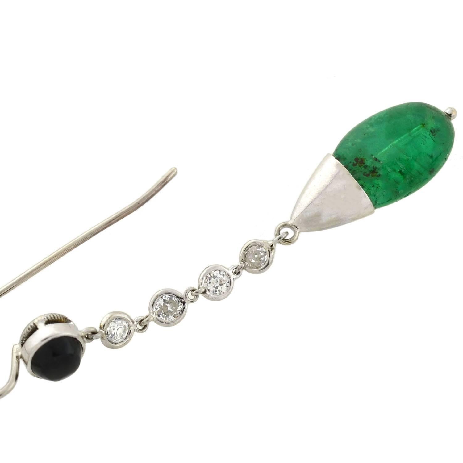 Art Deco Platinum 4.00 Carat Total Carat Emerald and Diamond Onyx Drop Earrings 1
