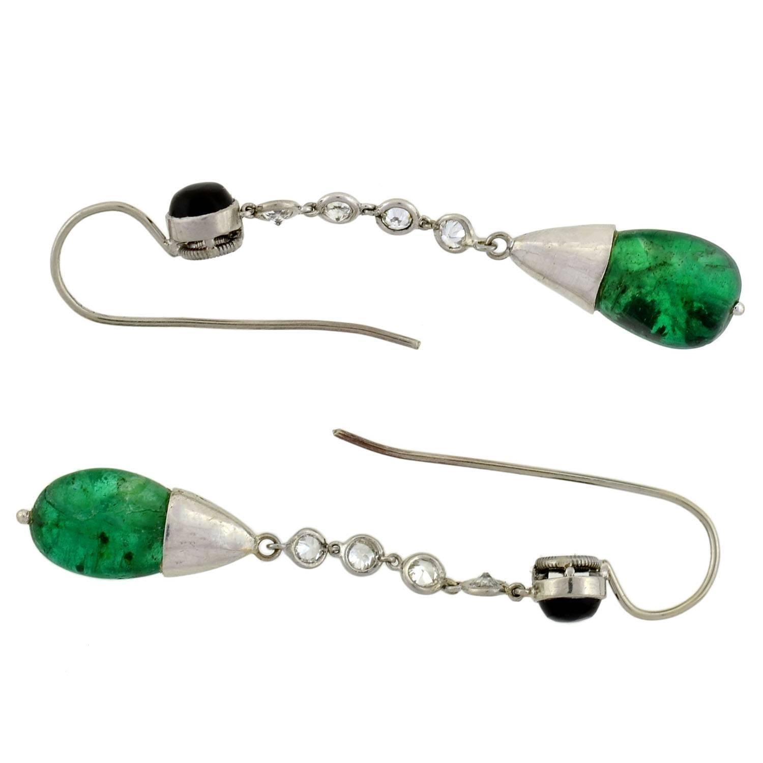 Art Deco Platinum 4.00 Carat Total Carat Emerald and Diamond Onyx Drop Earrings 2