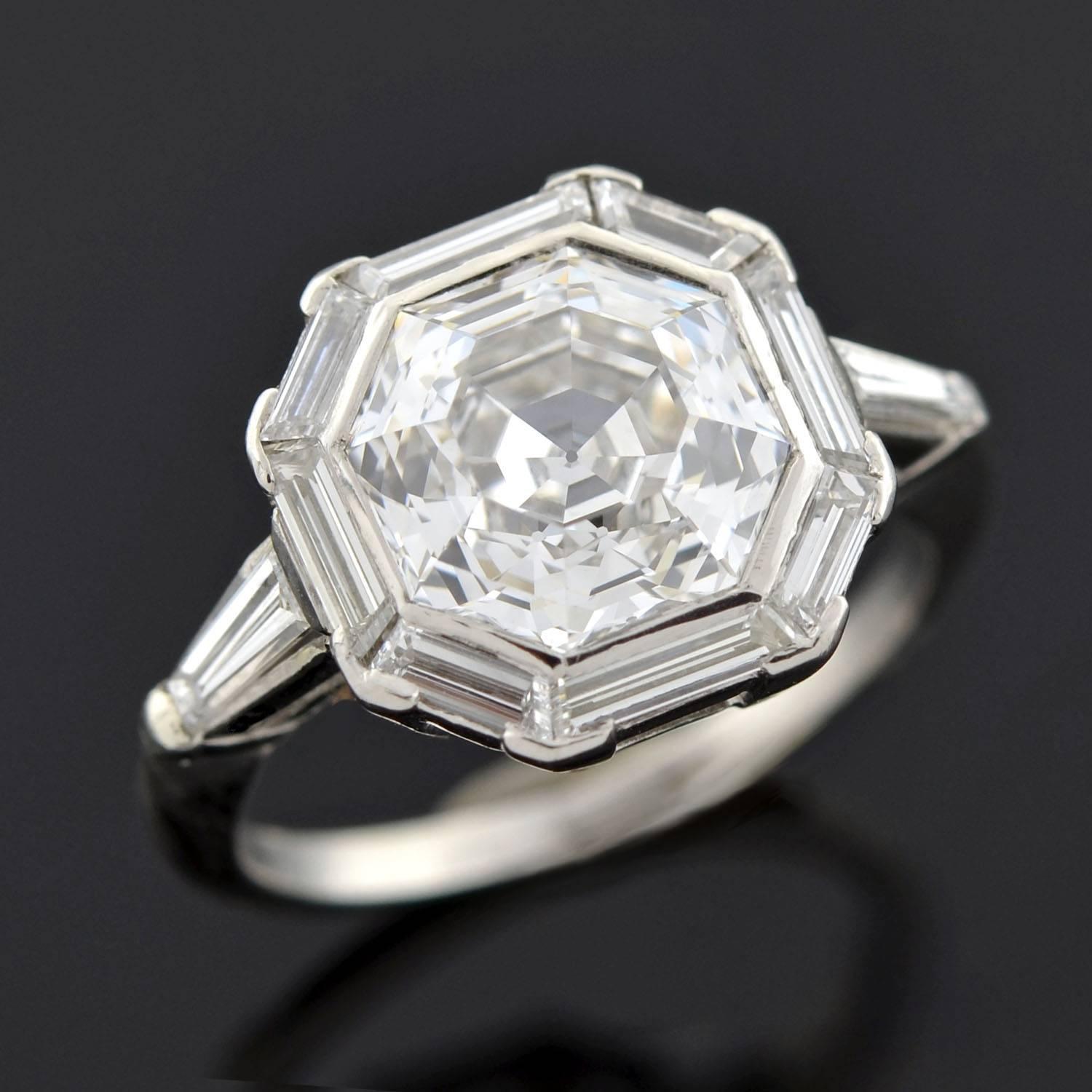 Art Deco 2::68 Karat GIA Cert Achteckiger Stufenschliff Diamant Platin Verlobungsring 1