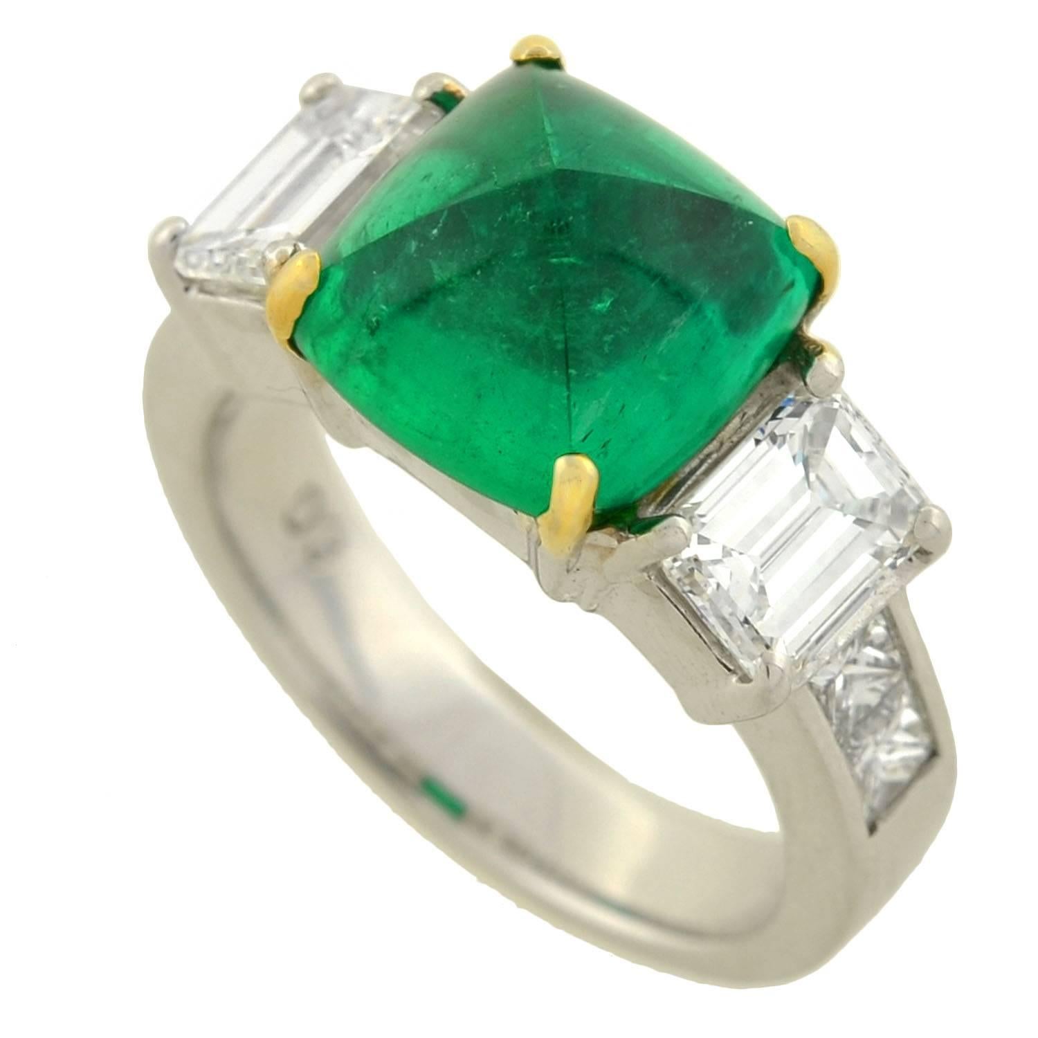 Contemporary Pyramidal Cabochon 4.05 Carat Emerald Diamond Gold Ring 