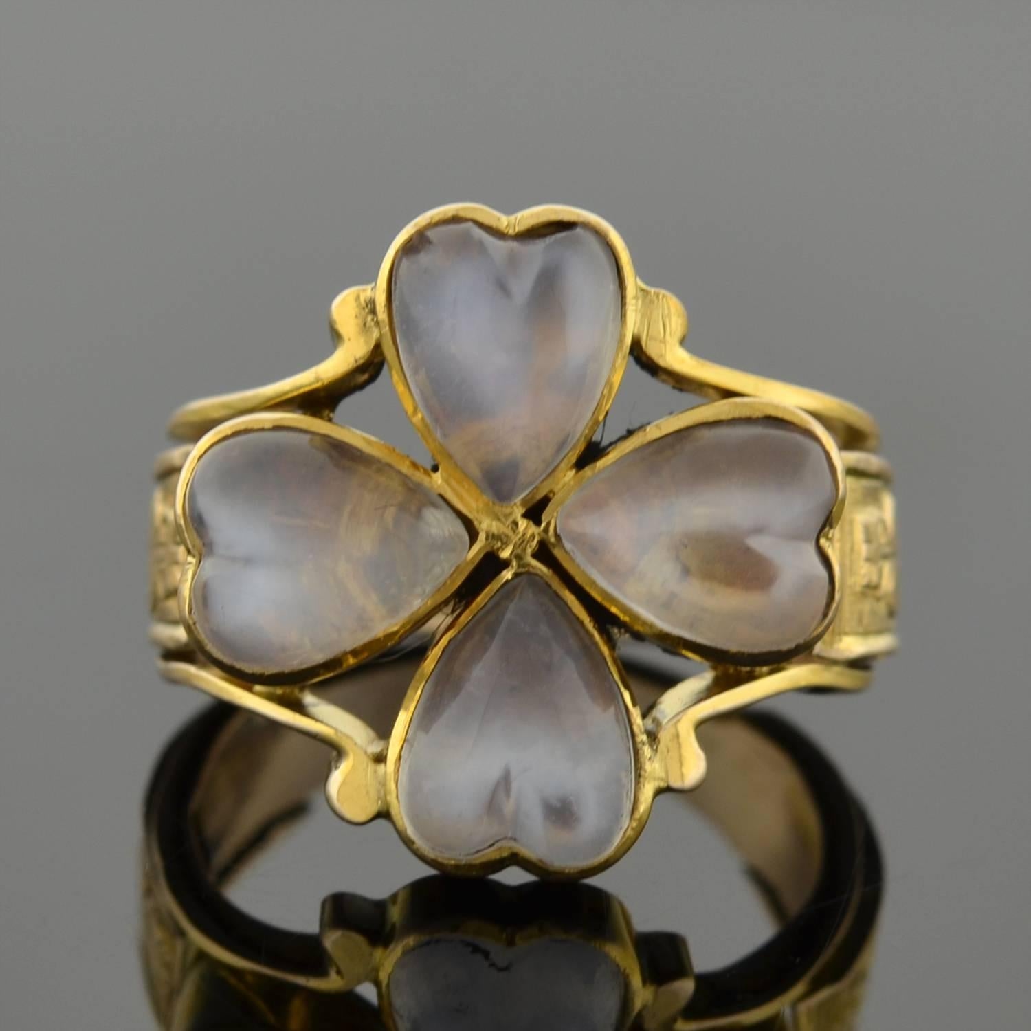 Retro Hand Carved Heart Moonstone 4 Leaf Clover Ring In Excellent Condition In Narberth, PA