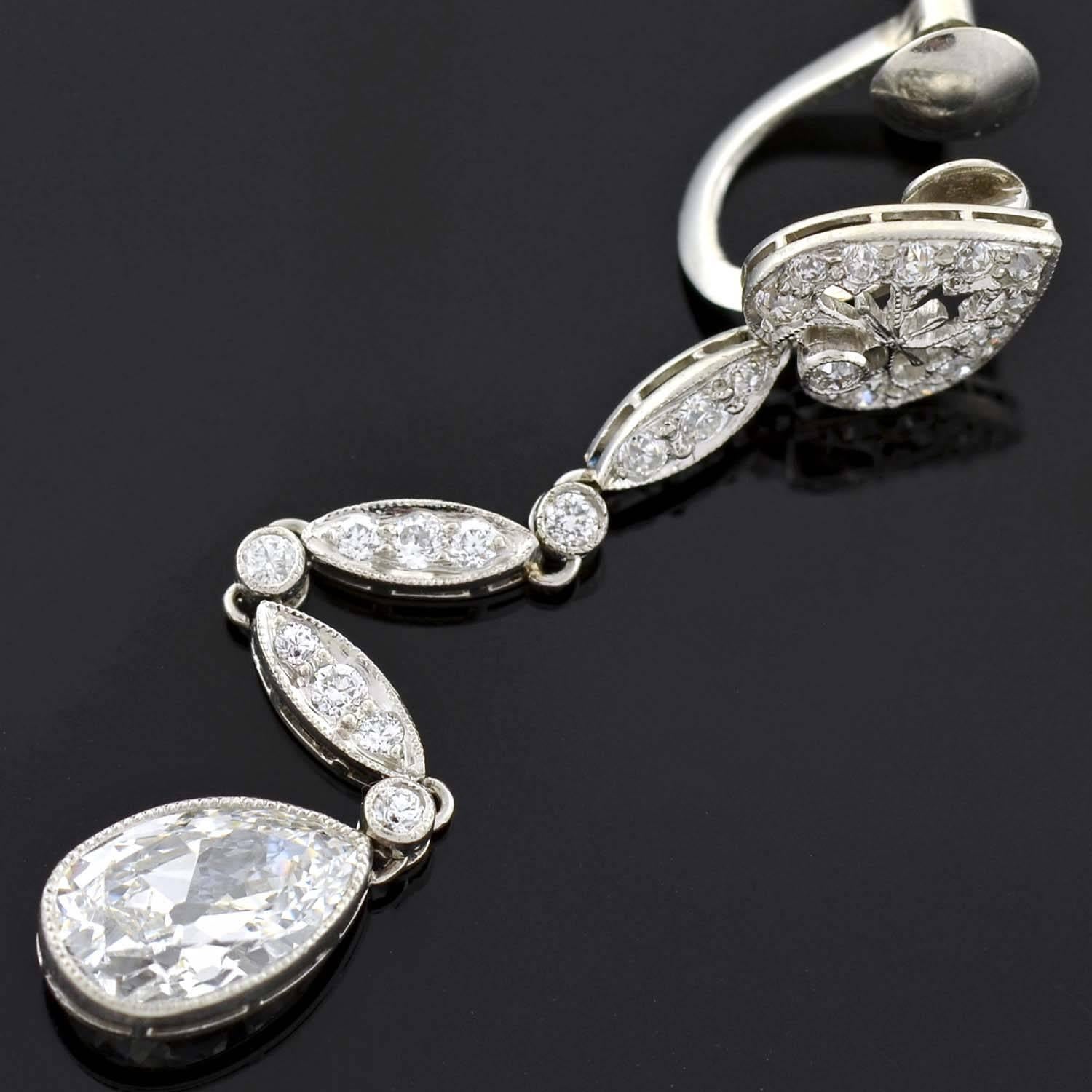 TIFFANY & CO. Art Deco Diamond Teardrop Earrings 3.25ctw In Excellent Condition In Narberth, PA