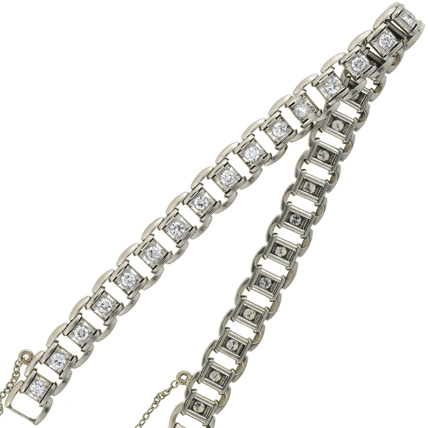 Late Art Deco 2 Carats Diamonds Platinum Link Bracelet In Excellent Condition In Narberth, PA