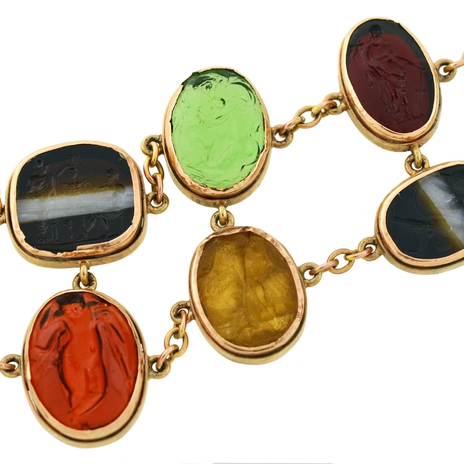 Early Victorian Glass Tassie and Agate Intaglio Link Bracelet in Original Box For Sale 1