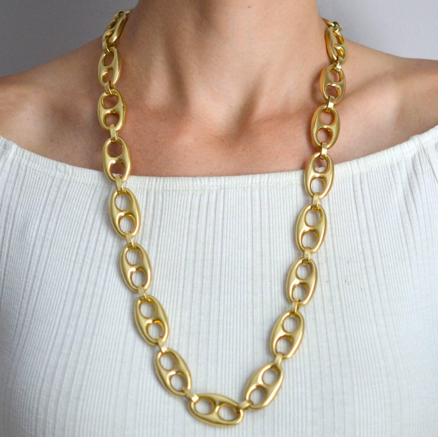 Contemporary Anchor Link Gold Chain Necklace In Excellent Condition In Narberth, PA
