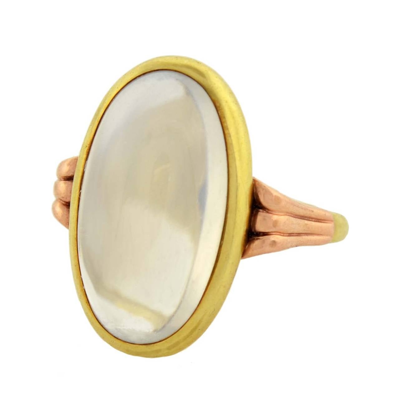 Art Nouveau Mixed Metals Moonstone Cabochon Ring In Excellent Condition In Narberth, PA