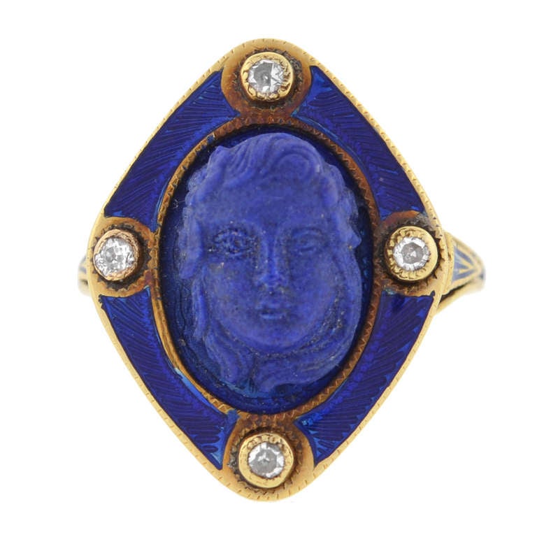 Bague victorienne en camée de lapis sculpté:: diamant & émail Excellent état à Narberth, PA