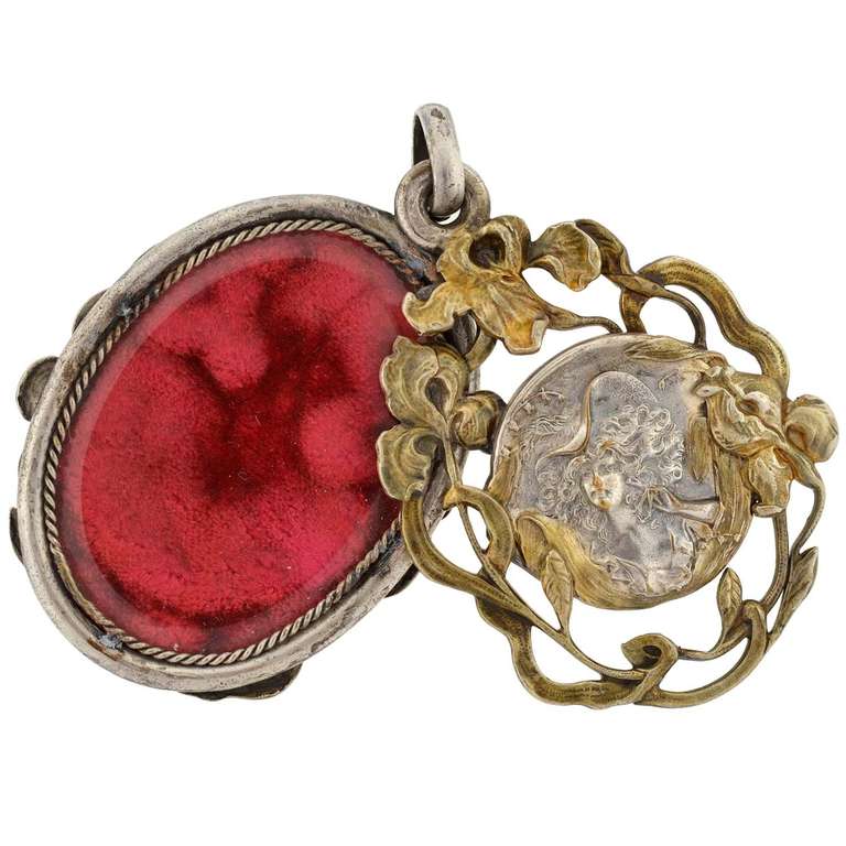 Art Nouveau French Sterling Gilt Repousse Slide Locket In Excellent Condition In Narberth, PA