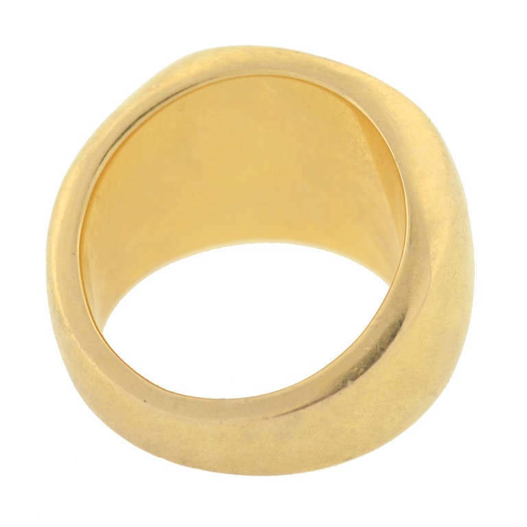 Church Contemporary Large Heavy Gold Signet Ring In Excellent Condition In Narberth, PA