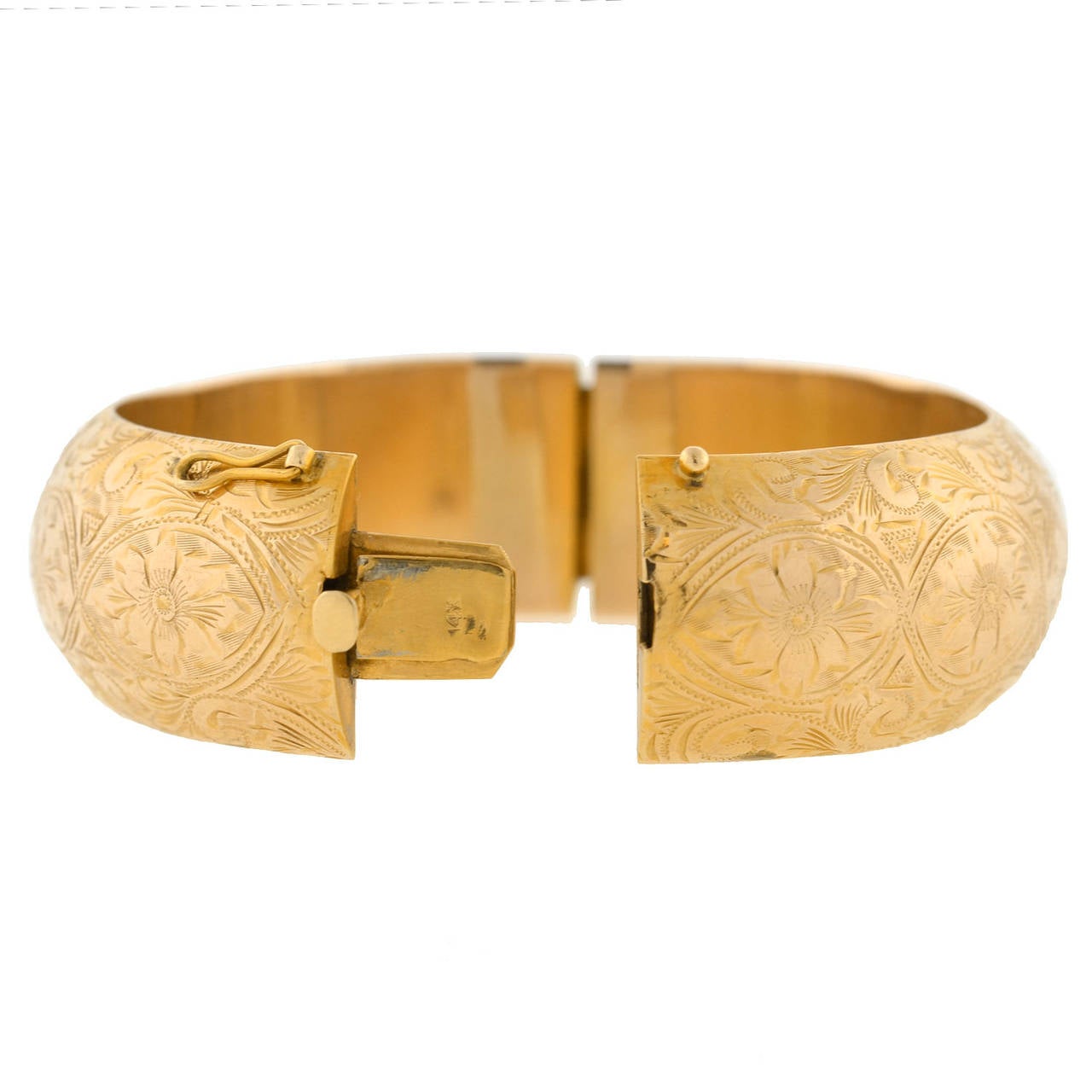 Women's Victorian Revival Etched Gold Bangle Bracelet