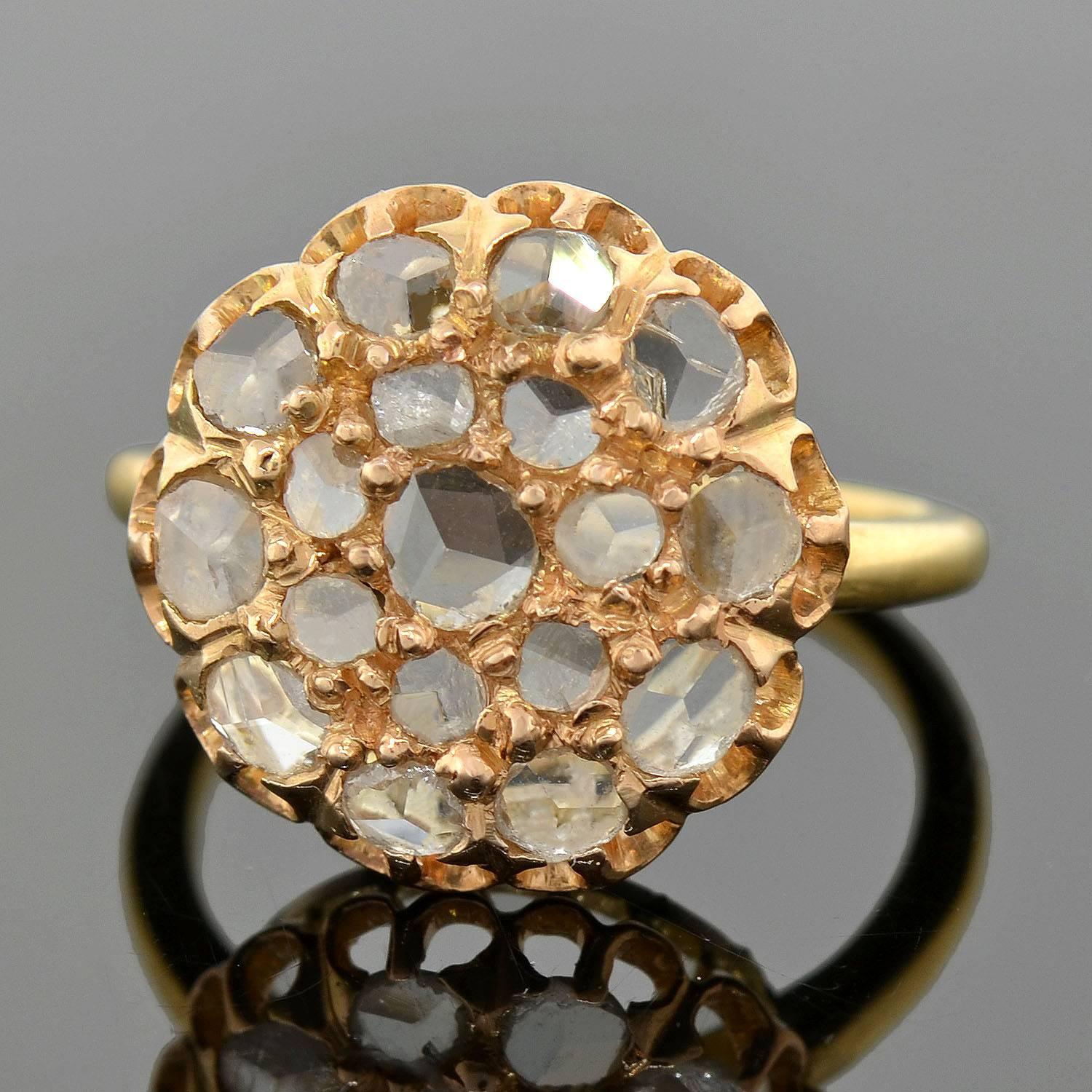 Viktorianischer Gold-Cluster-Ring mit .80 Karat Diamanten im Rosenschliff  Damen im Angebot