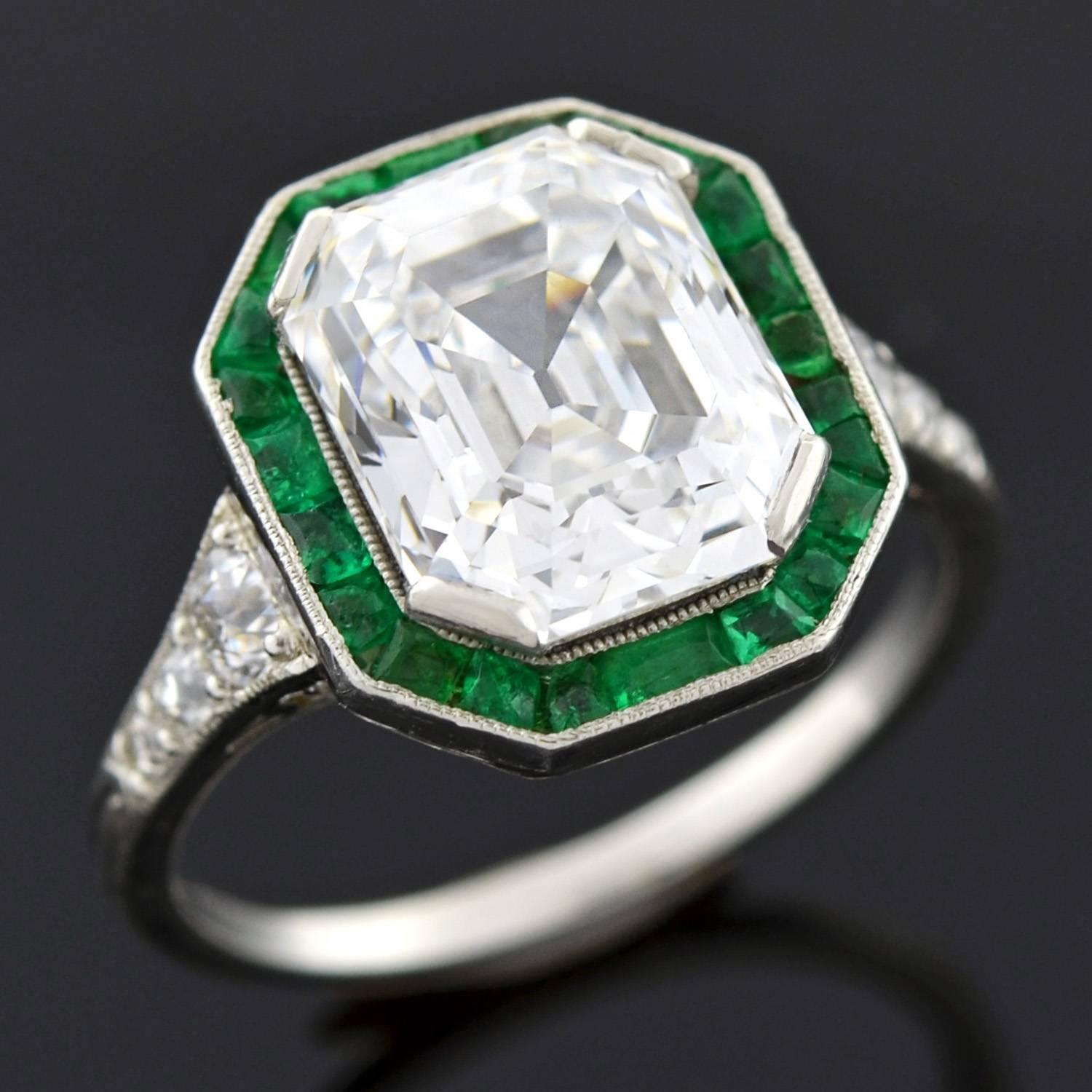 Art Deco Farblos 3::63 Karat Smaragdschliff Diamant Verlobungsring im Zustand „Hervorragend“ in Narberth, PA
