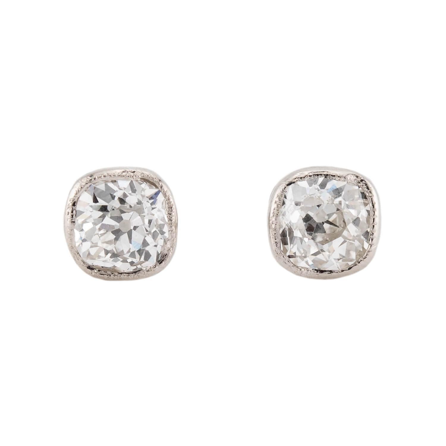 Taglio vecchia miniera Orecchini con diamanti Estate 18k in vendita