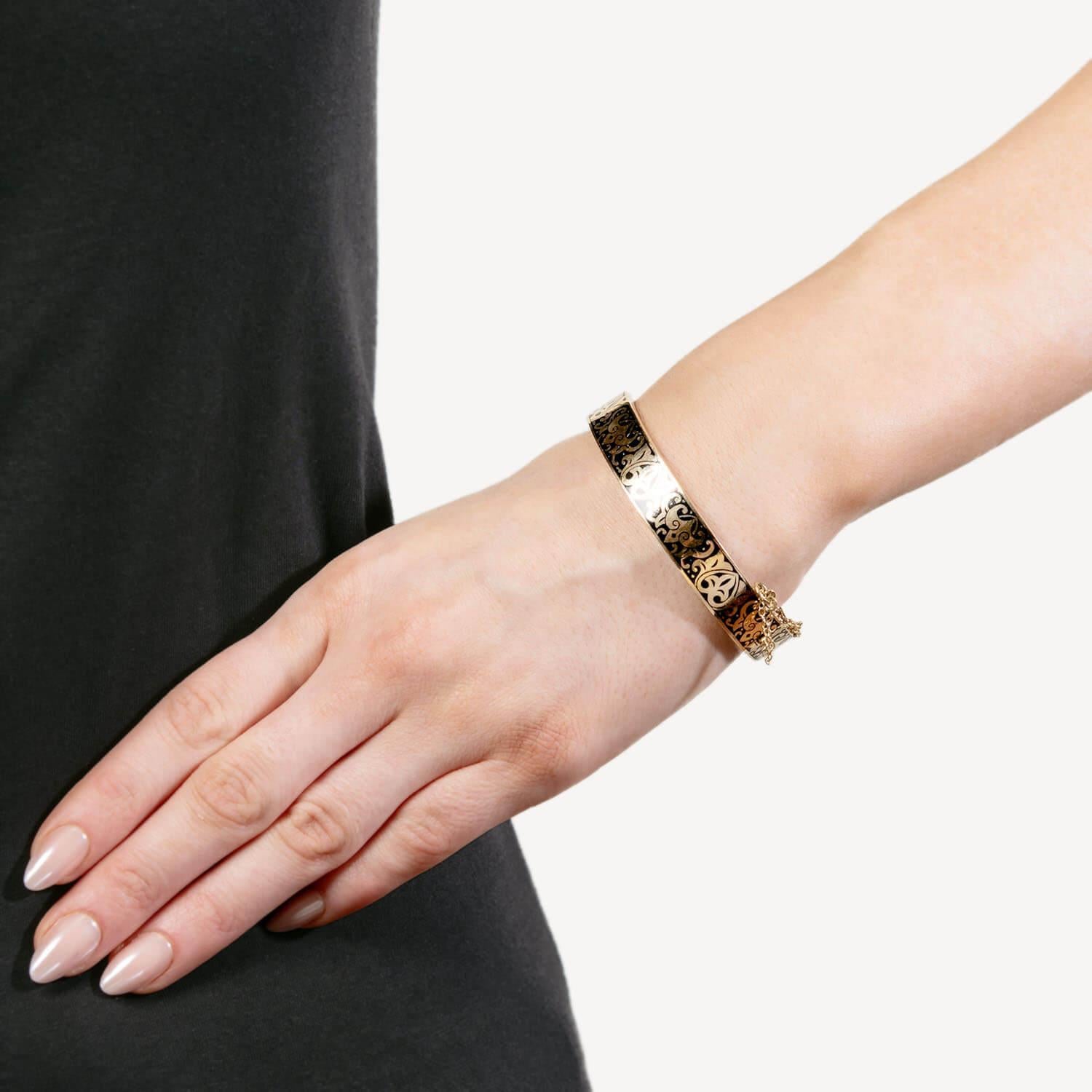 Victorian 14k Enameled Hinged Bangle For Sale 3