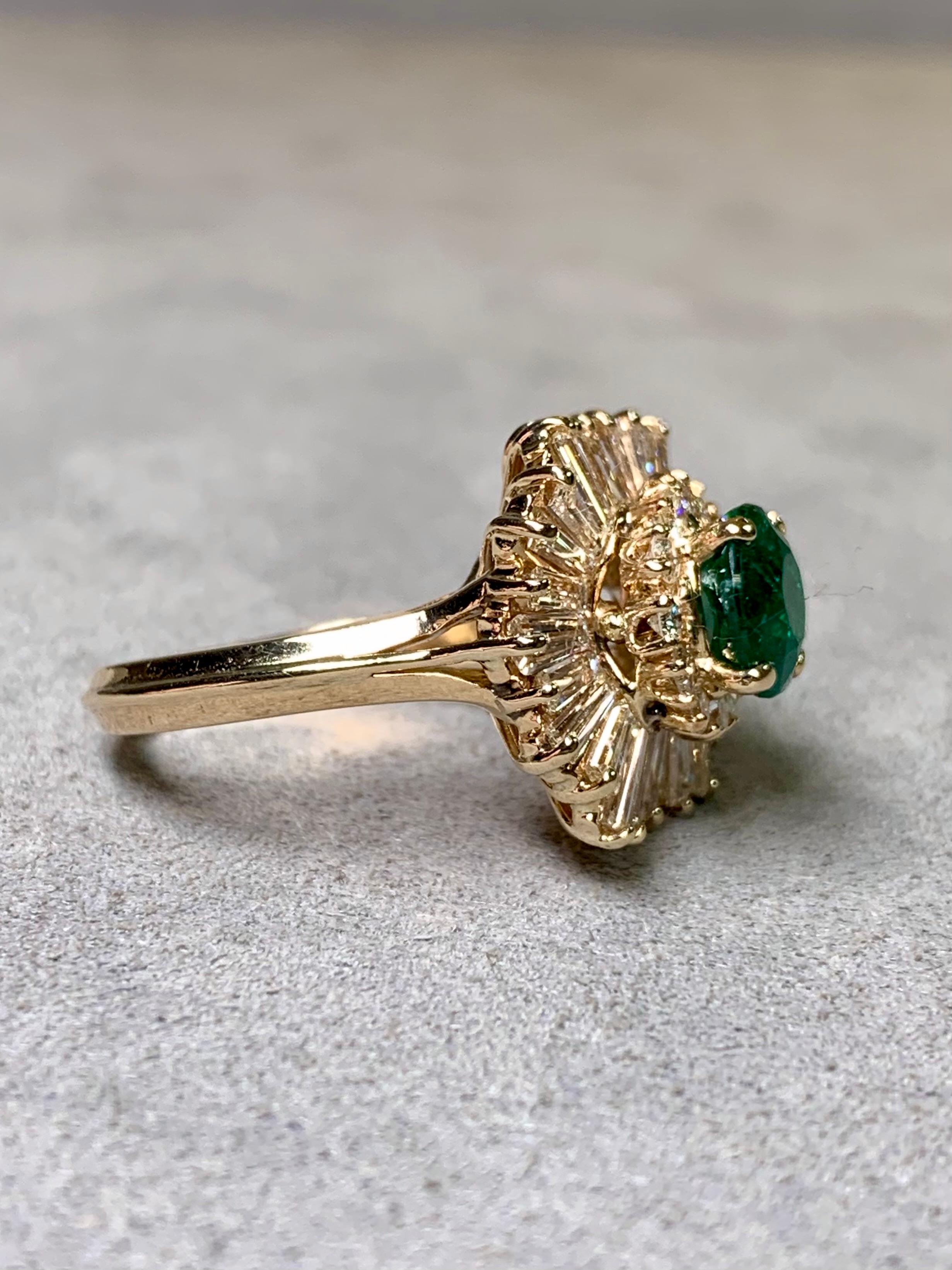 Vintage 14K Baguette Diamant Runde Smaragd Ballerina Cocktail Ring 3,74ctw für Damen oder Herren im Angebot