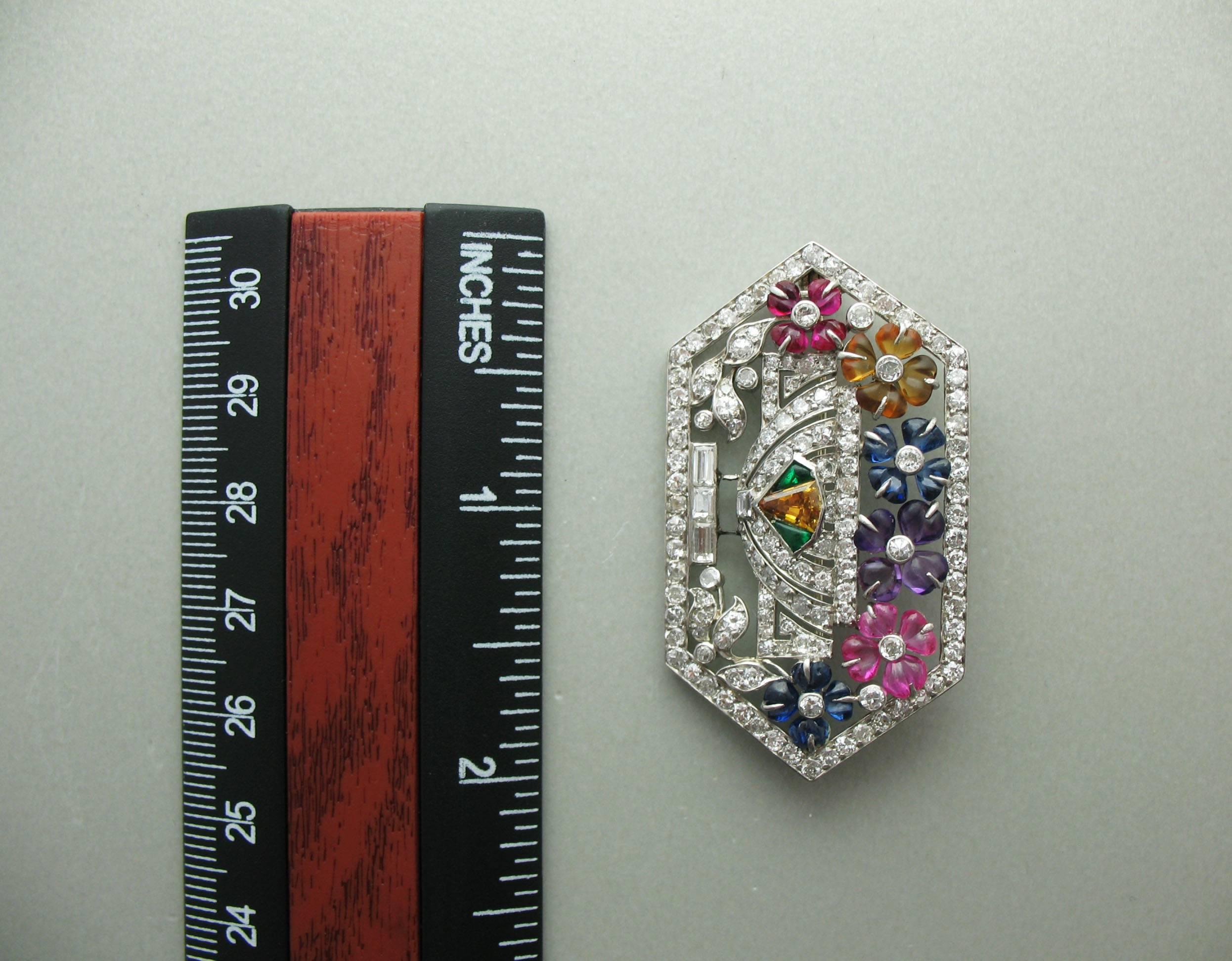LaCloche Broche Art déco en platine et diamants à multiples gemmes Pour femmes en vente