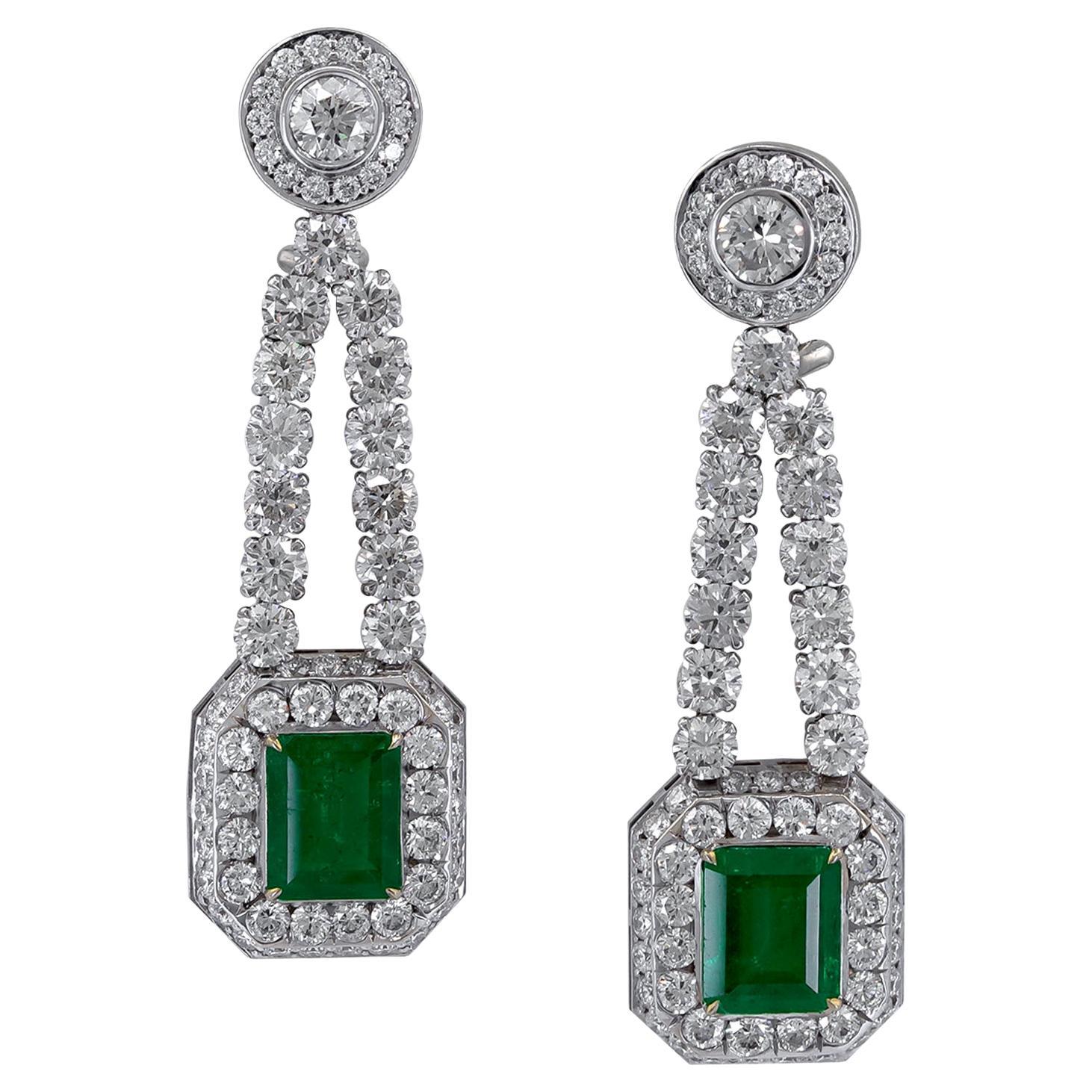 Spectra Fine Jewelry Boucles d'oreilles en diamants et émeraudes de Colombie certifiées GRS en vente