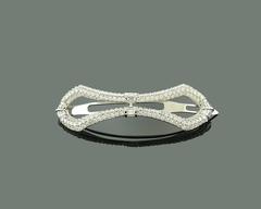 18 Karat White Gold Round-Cut and Baguette-Cut Diamond Hair Clip