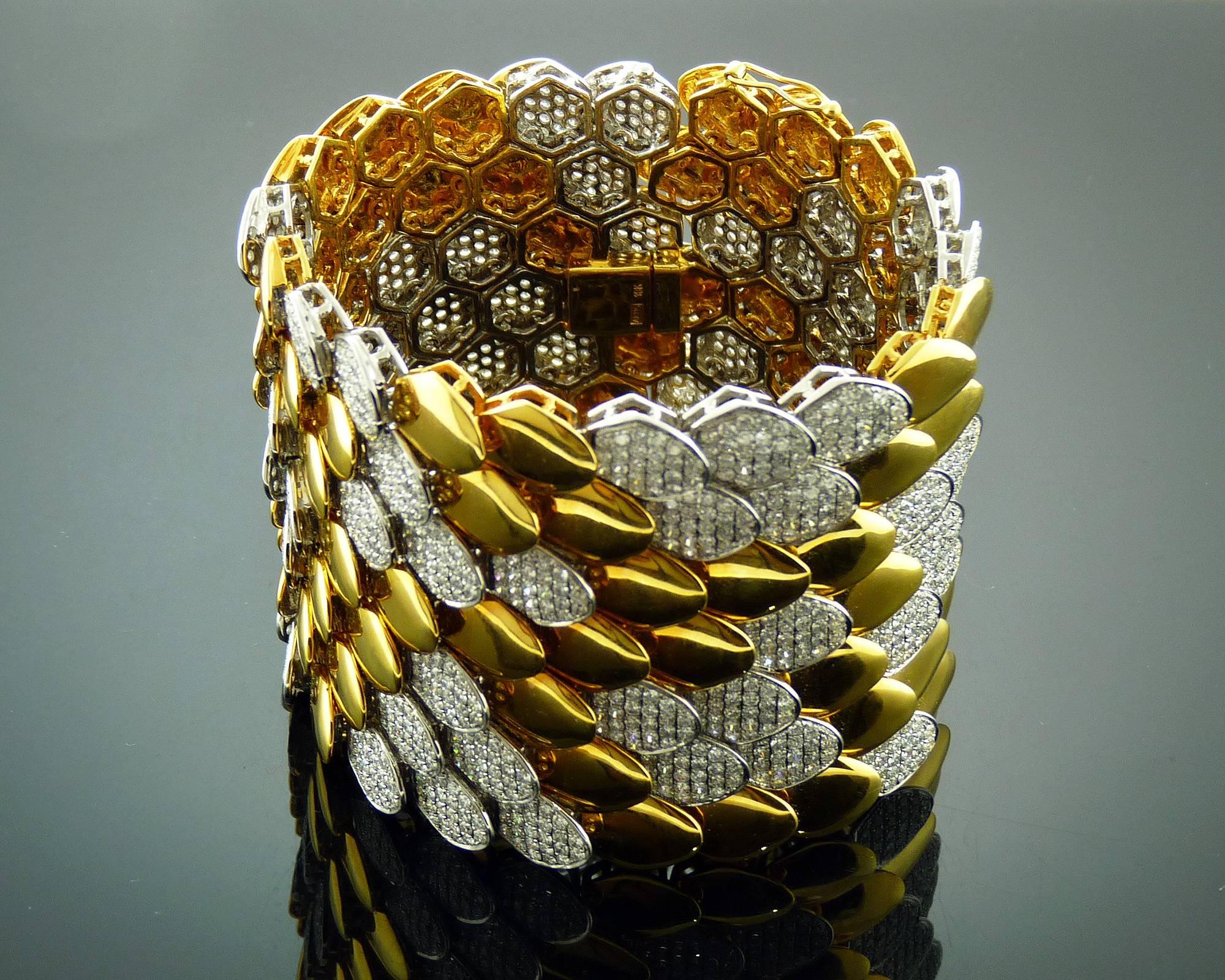 Round Cut Diamond Gold Fish Scale Flexible Wide Bracelet
