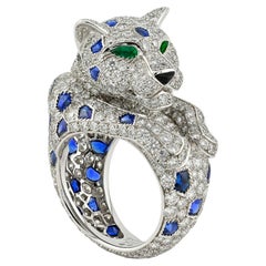 Anello Cartier Assam Panthere con zaffiro, smeraldo, diamanti e platino