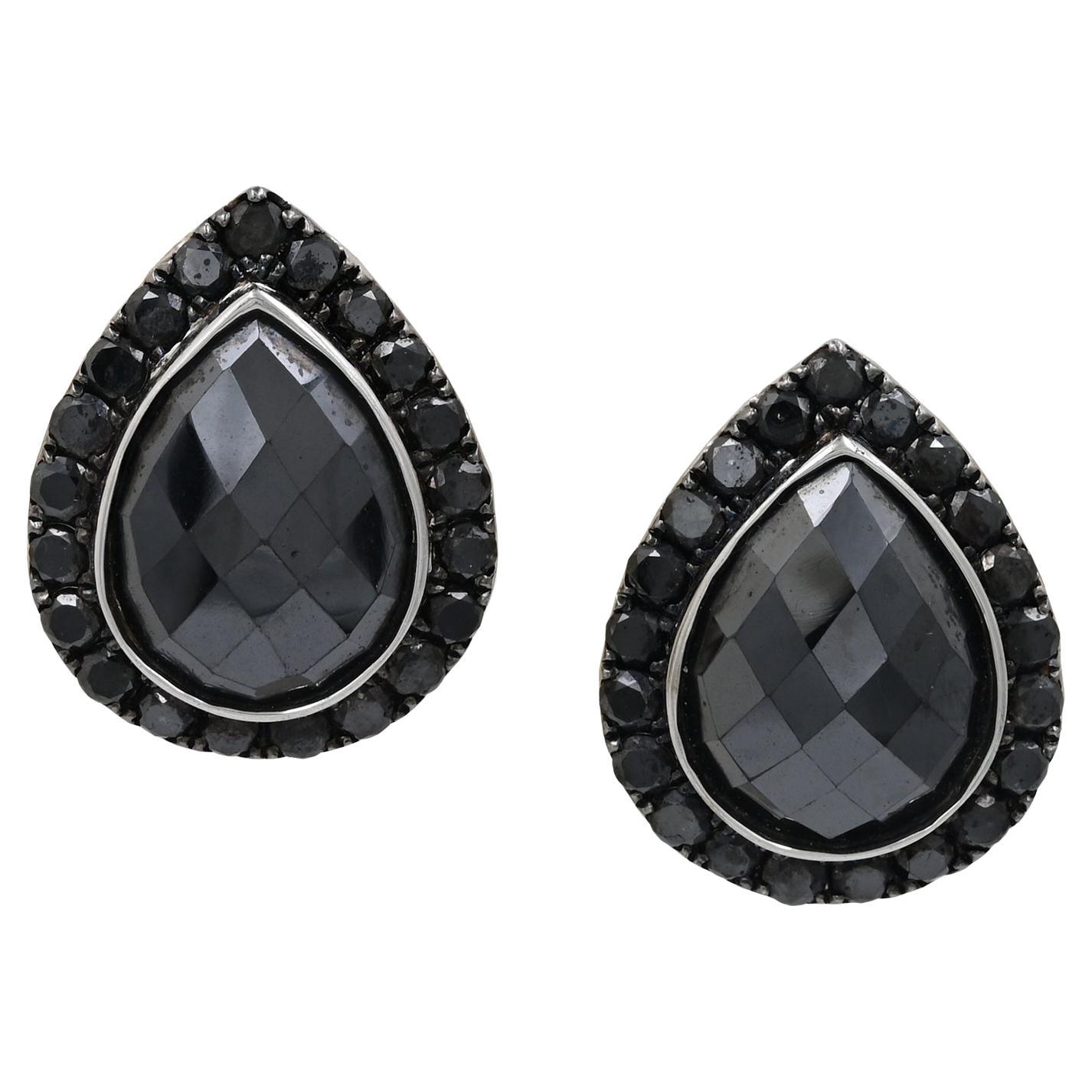 Black diamonds are far rarer than colorless ones—only a few natural stones are truly black. Unlike other diamonds, they’re fully opaque, yet they still sparkle with rainbow flashes in sunlight. Symbolizing strength, justice, and the courage to stand