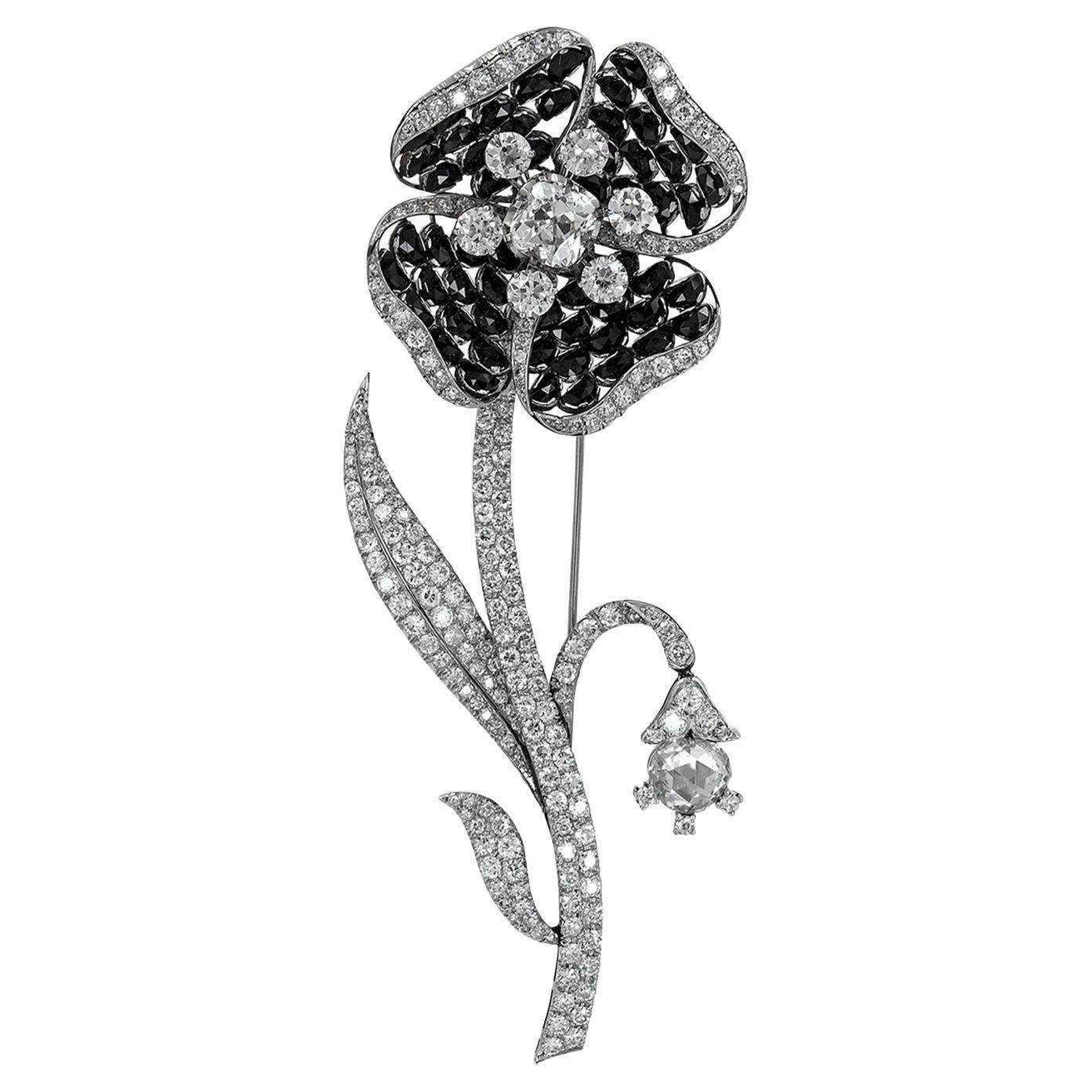 Diamantbrosche aus schwarzer Jade aus Platin mit Diamanten, um 1935