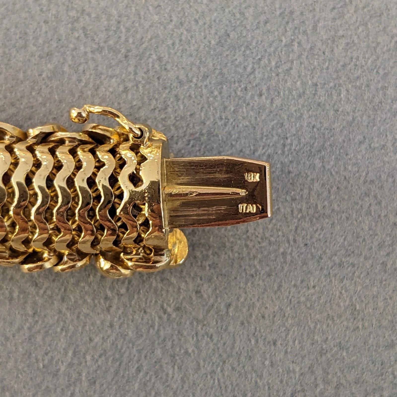 ITALY Bracelet en or jaune 18k avec disques et diamants en grappe en vente 3