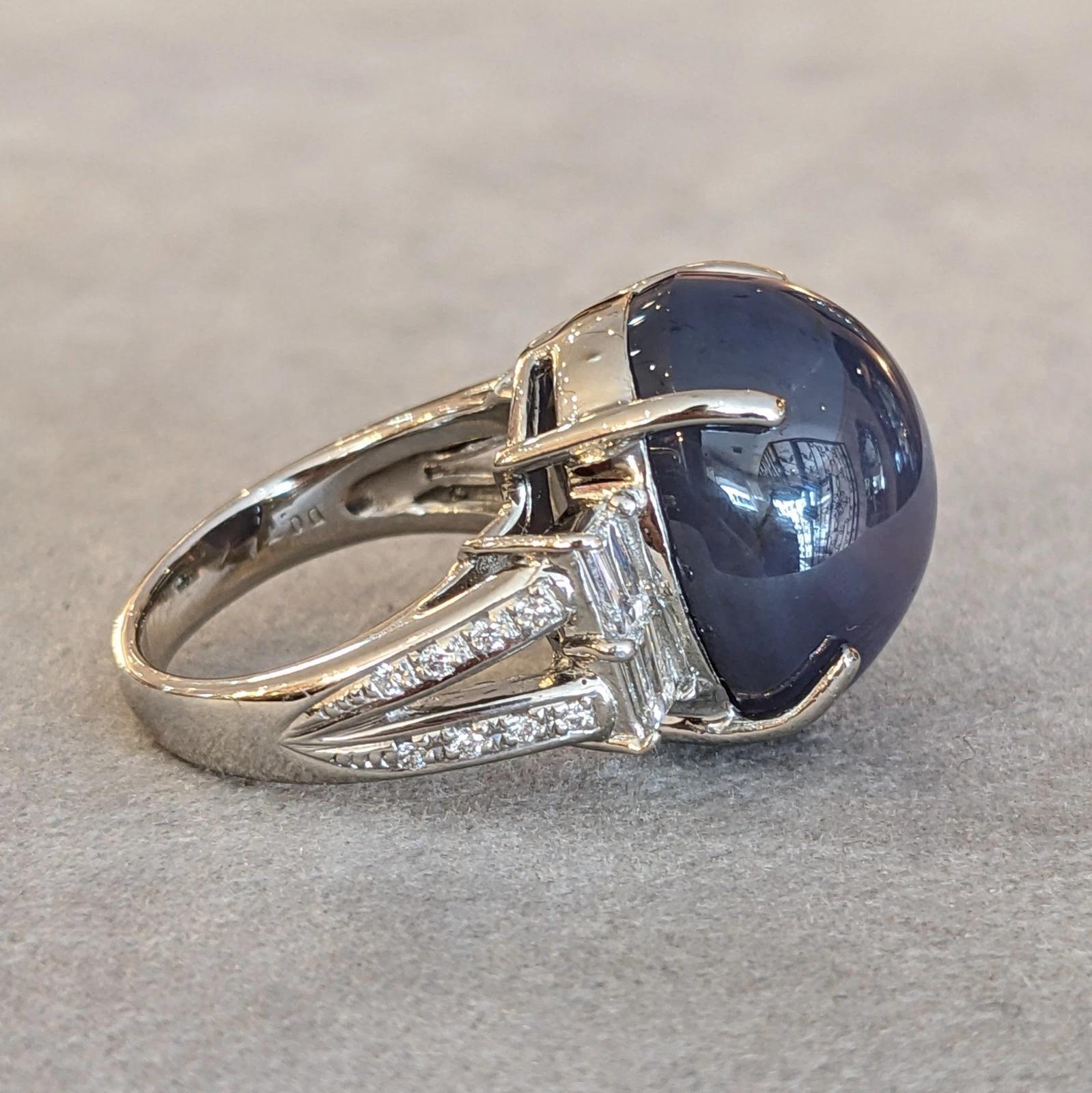 Anello con zaffiro naturale a stella di 29,67 carati e diamante in platino in vendita 1
