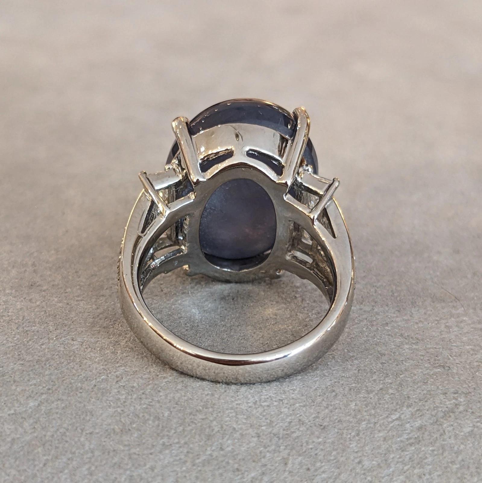 Anello con zaffiro naturale a stella di 29,67 carati e diamante in platino in vendita 3