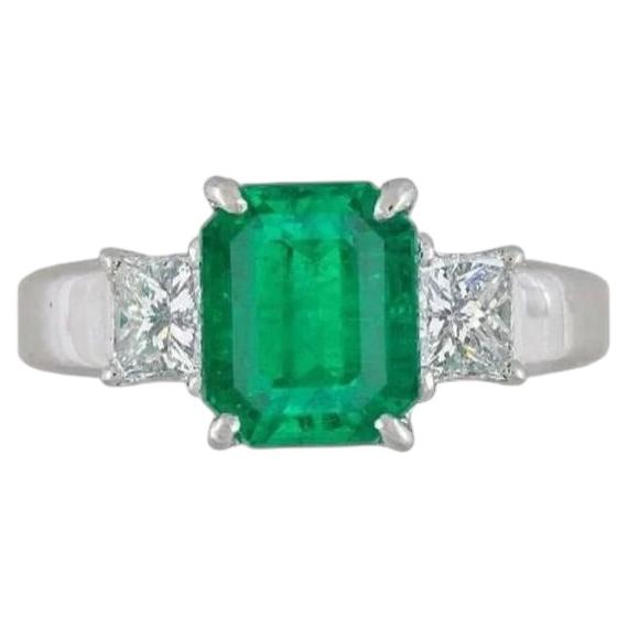 Anello in platino con tre pietre: smeraldo colombiano GIA da 2,09 ct e diamanti