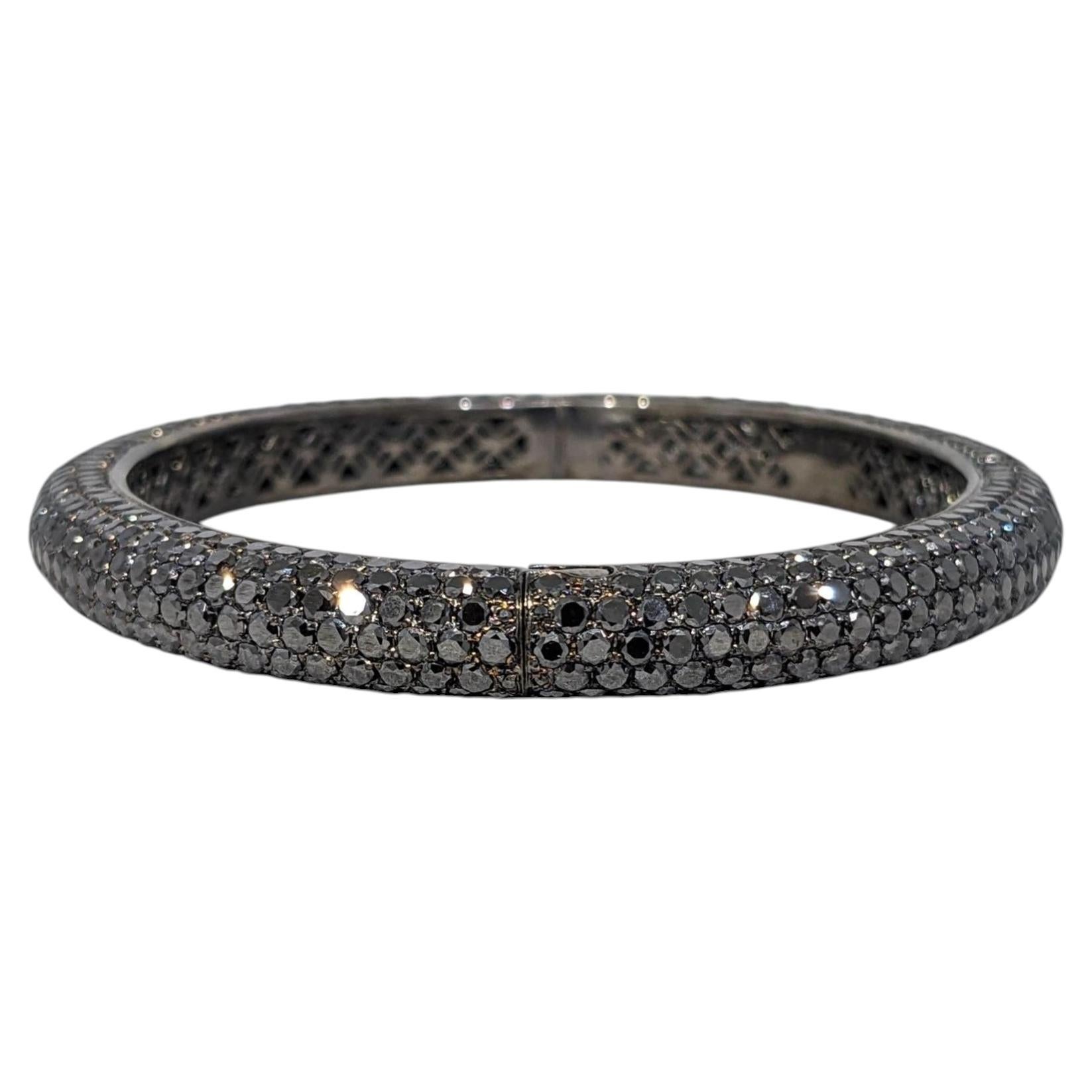 Natural Black Diamond Pavé Bangle Bracelet, 17.70ctw in 18k Gold For Sale