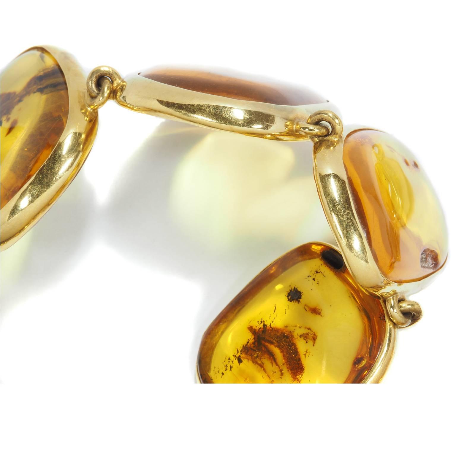 étonnant et impressionnant collier d'ambre fait main en or jaune 22k de la collection 