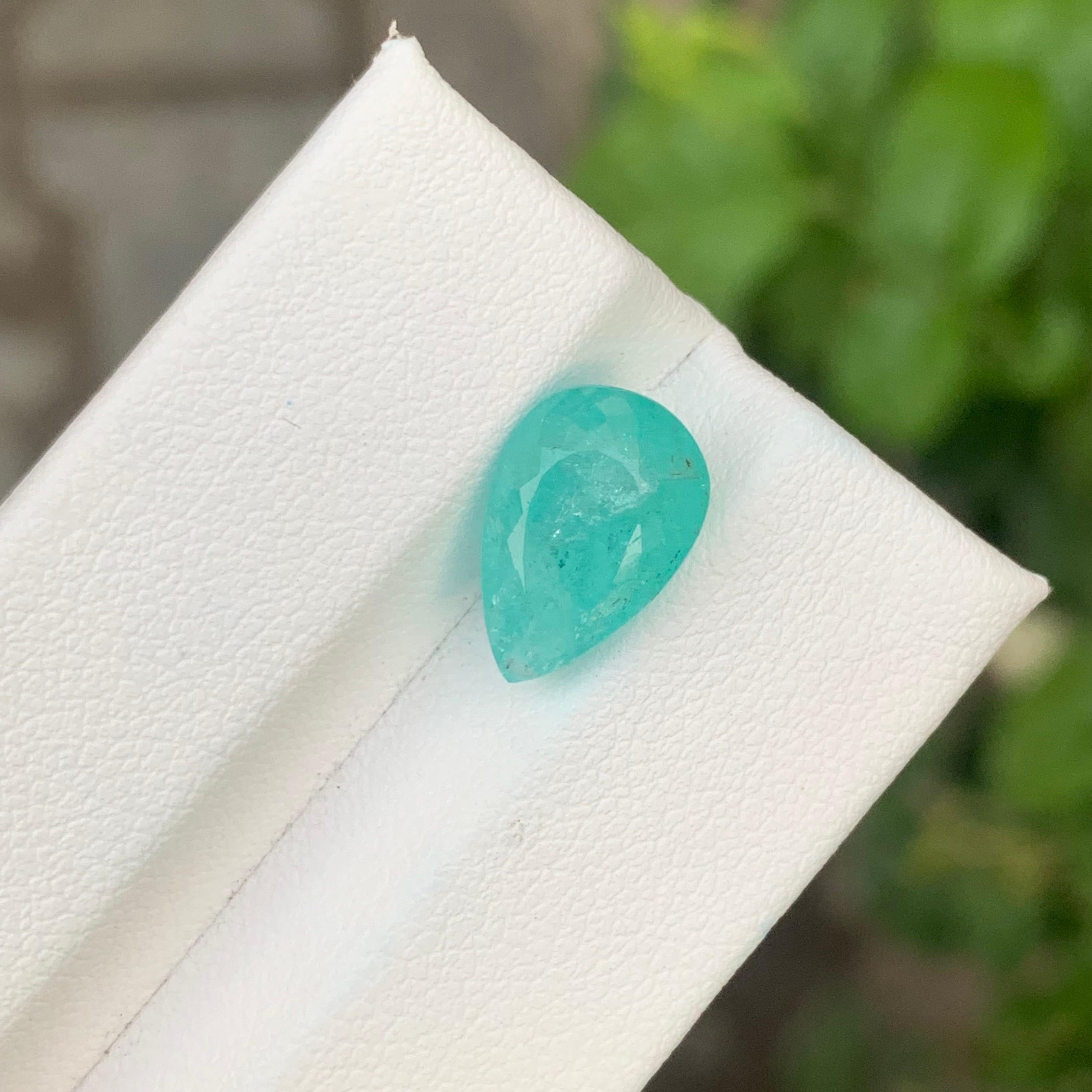 Tourmaline Paraiba facettée 

Poids : 4,34 carats
Dimension : 12,41 x 8,28 x 6,51 mm
Couleur : Vert Bleu 
Forme : Poire 
Origine : Mozambique, Afrique 
Traitement : Non
Certificat : Certificat AIG disponible 

La tourmaline Paraiba vert-bleu